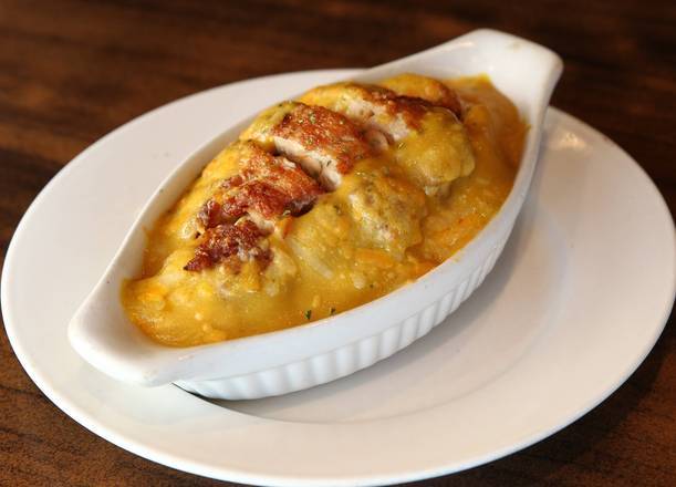 Portuguese Style Baked Chicken Steak on Rice 芝士葡汁焗燒雞飯